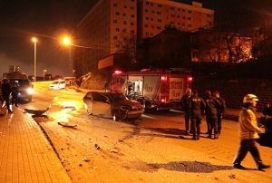 Otomobil ile kamyon kafa kafaya arpt: 2 l