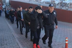  FET'nn askeri mahrem yaplanmasna yaplan operasyonda gzalt