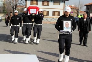 Meslekta kurunuyla ehit olan polis memuru iin tren dzenlendi