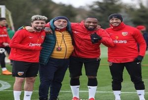  stikbal Mobilya Kayserispor'da yzler glyor