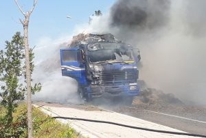 Seyir halindeki saman ykl tr alev topuna dnd