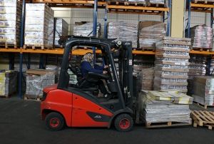  Kadn forklift operatr erkeklere ta karyor