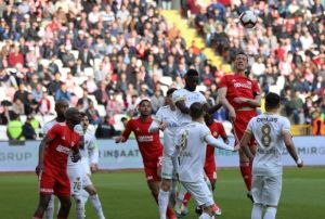   Demir Grup Sivasspor: 1 - stikbal Mobilya Kayserispor: 3