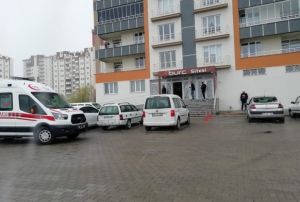 Bunalma giren ahs kendini ast