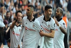 Burak, Kartal yara ortak etti