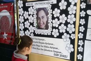 lkay retmen sevgilisinin kurunlar ile can verdi