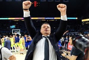 Ergin Ataman: Anadolu Efes 18 yl sonra Final-Foura kald