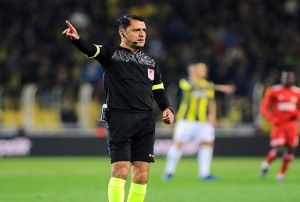 Derbinin hakemi Blent Yldrm