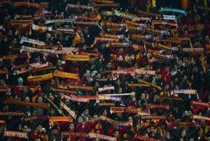 Galatasarayl taraftar derbi hakeminden ikayeti oldu