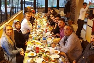 Arslan Mali Mavirlik, Meslektalar ftarda Buluturdu