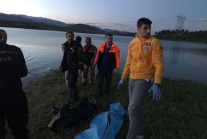 Baraj glne traktrle giren 3 ocuk bouldu