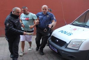 Polise bak eken saldrgan, biber gazyla etkisiz hale getirildi