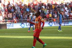 Asamoah, gollerine antrenmanda da devam etti