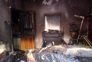 ocuklarn evde akmakla oyunu yangnla sonland