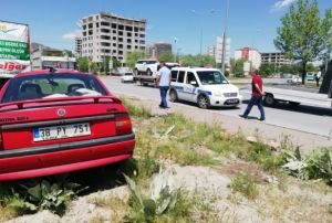 Kayseri'de viraj alamayan ara takla att: 3 Yaral