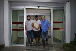 Alkoln etkisiyle yakn arkadan baklayarak ldrd