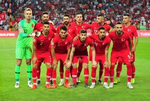 A Milliler, zlanda nnde  puan aryor