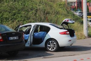 Emanet ald otomobilin ierisinde piknik tpn  ap intihar etti