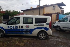 lkokul retmeni, evinde intihar etti