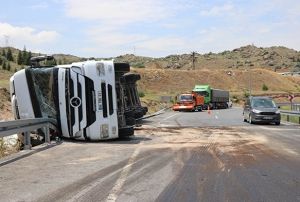 Bariyer, devrilen tra ok gibi sapland