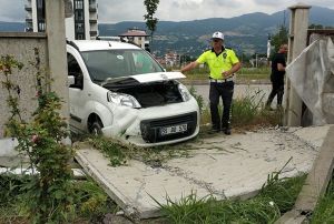 Kediye arpmamak iin kaza yapt: 3 yaral