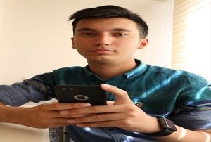 18 yandaki Yiitcan 1 trilyonluk 'elma'nn kurtlarn temizledi