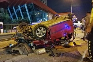 Takla atan ara polis otosuna arparak durabildi