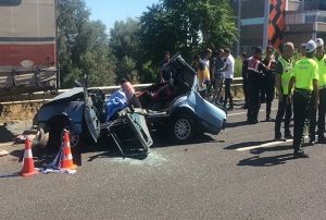 Gen ift ve bebekleri kazada can verdi