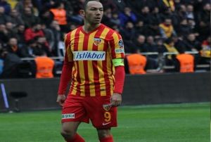 Umut Bulut yeniden Kayserisporda
