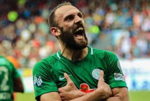 Vedat Muriqi resmen Fenerbahe'de