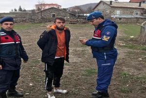 Arkadan ldrp menfezde yakalanan sank  hakim karsna kt