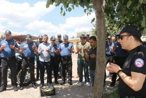 Yeni alnan polis motorlar iin kurban kesildi