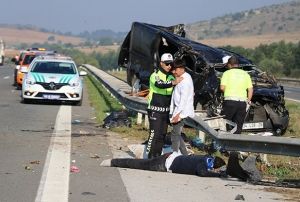 Trafik kazas:2  l, 9 yaral