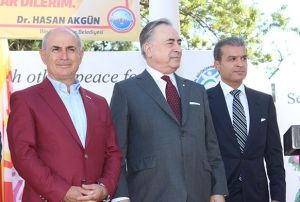 Cengiz'den Falcao Aklamas