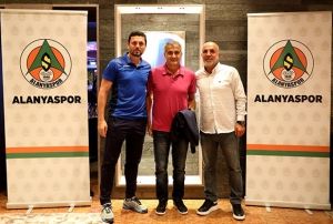 enol Gne, Alanyaspor kampn ziyaret etti