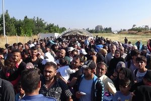 Bayram iin lkelerine giden Suriyelilerin says 20 bini at