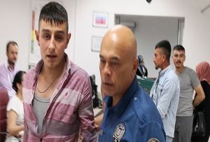 Babasn dvp, Senin gibi babann var ya diye sitem etti