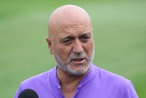 Hikmet Karaman: nmzdeki malara bakacaz