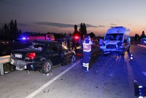 Zincirleme trafik kazas: 3 l, 4 yaral