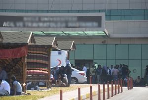 Diyarbakr'da zrhl ara devrildi: 1 ehit, 5 polis yaral 
