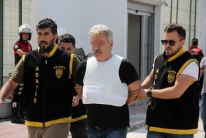 3 komusunu kendisini ldreceklerini zannettii iin katletmi