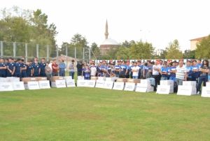 Amatr futbol kulplerine malzeme yardm yapld