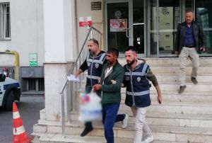 Su makinesi adam evinde yakaland