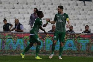 Bursaspor savunmadaki ikilisini bulamad
