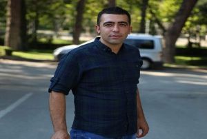  Silahn temizlemek isteyen polis  kendini ve beki arkadan vurdu