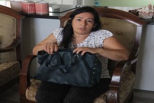 Kocasna att anta silah sayld, doum gnnde cezaevine girdi