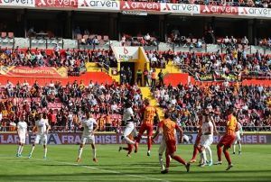  M Kayserispor: 1 - Kasmpaa: 1