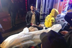 Elence mekan knda amcasn defalarca baklad