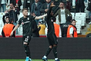 Beikta evinde tam 1 yldr kaybetmiyor