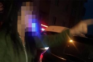 Kadnlarn trafikte yol verme kavgas karakolda bitti